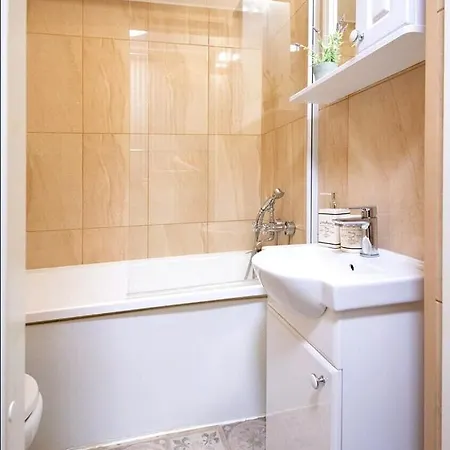 Apartment Cozy 2-bedroom Next To Viru Centre