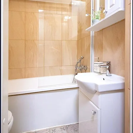 Cozy 2-bedroom Next To Viru Centre