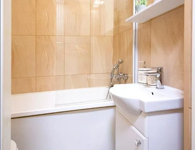 Apartment Cozy 2-bedroom In The Heart Of The