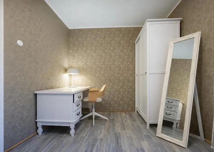 Cozy 2-bedroom In The Heart Of The Apartment *